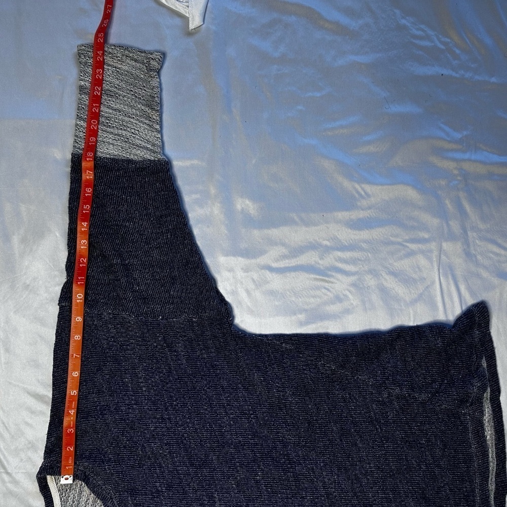 Natori Blue and White Knit Top - Picture 10 of 10